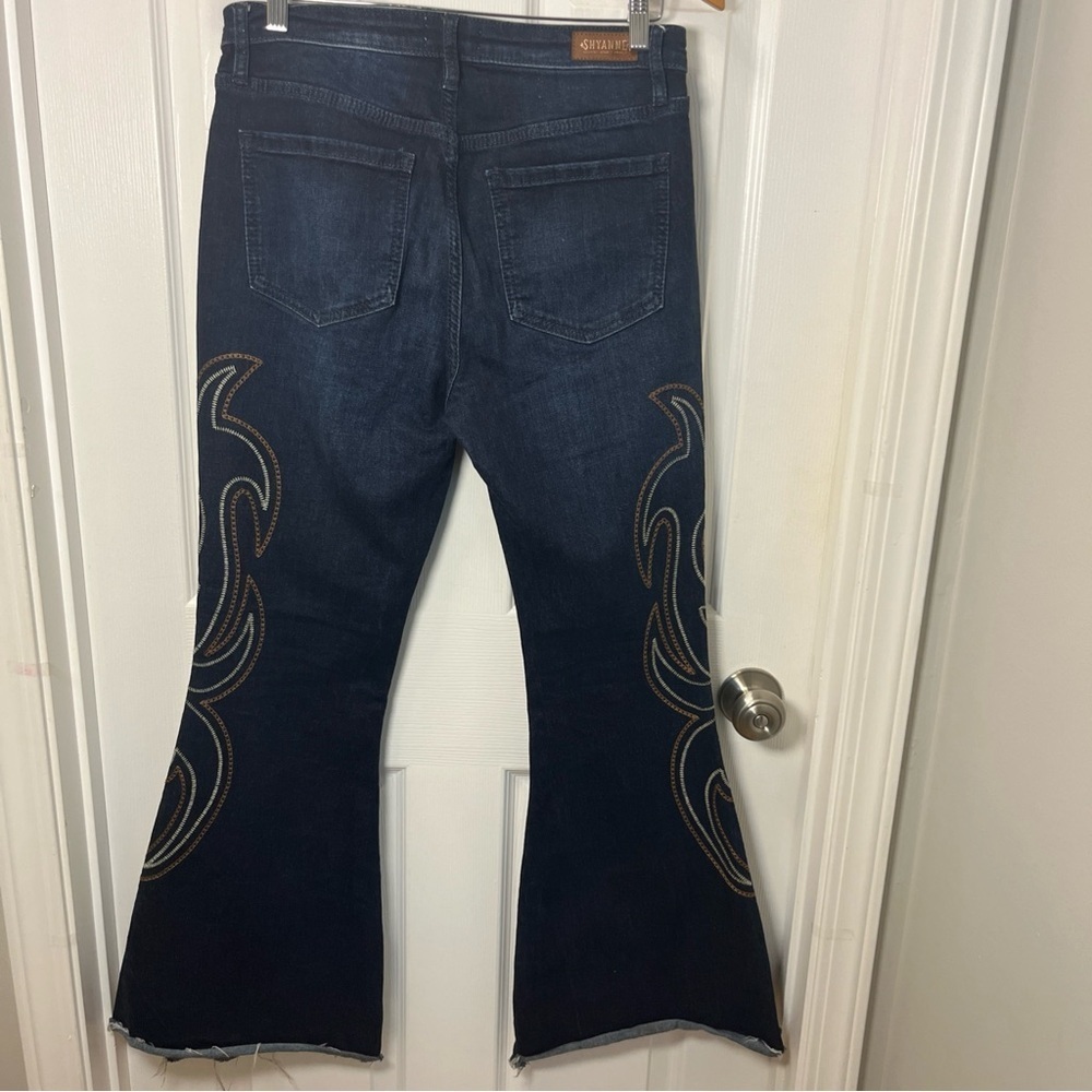Shyanne Dark Blue Flared Jeans with Embroidered Detail Size 32 Bell bottom - Picture 9 of 14
